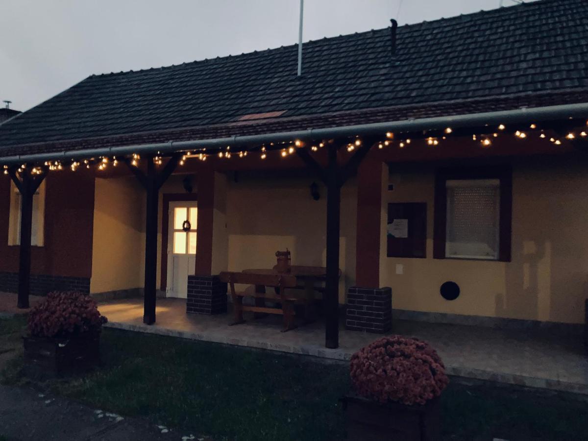 Tiszavirag Vendeghaz Διαμέρισμα Tiszacsege Εξωτερικό φωτογραφία